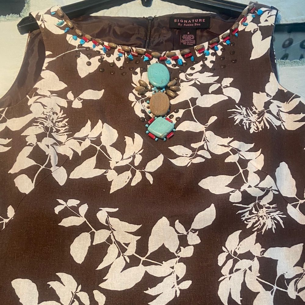 Signature by Robbie Bee Brown Floral Embellished Sleeveless dress- Brown & Cream